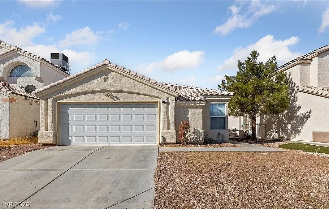 3 bed, 2.0 bath, 1322 sqft, $1,800 — Photo 1