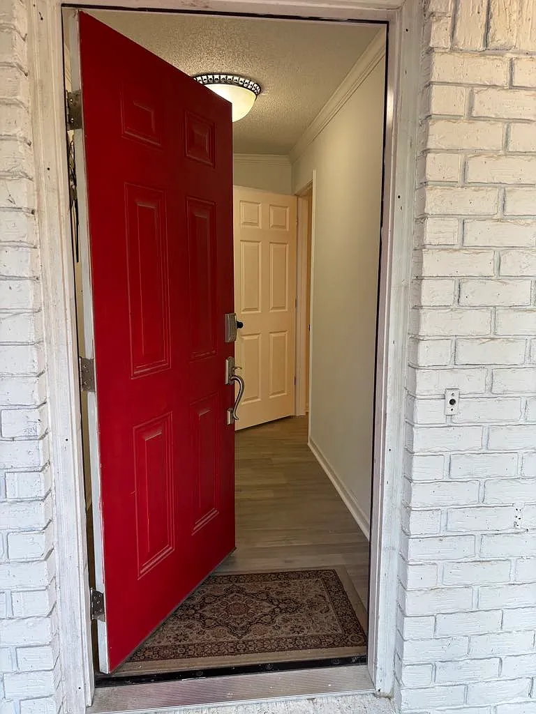 202 Fraser St — Photo 3