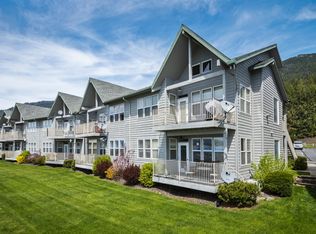 46700 Highway 200 UNIT 401, Hope, ID 83836