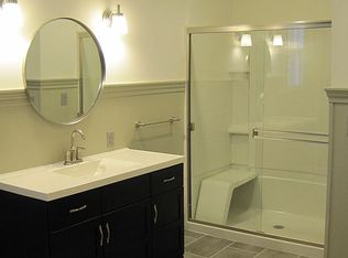 726 Lake Dr SE, Grand Rapids, MI 49503