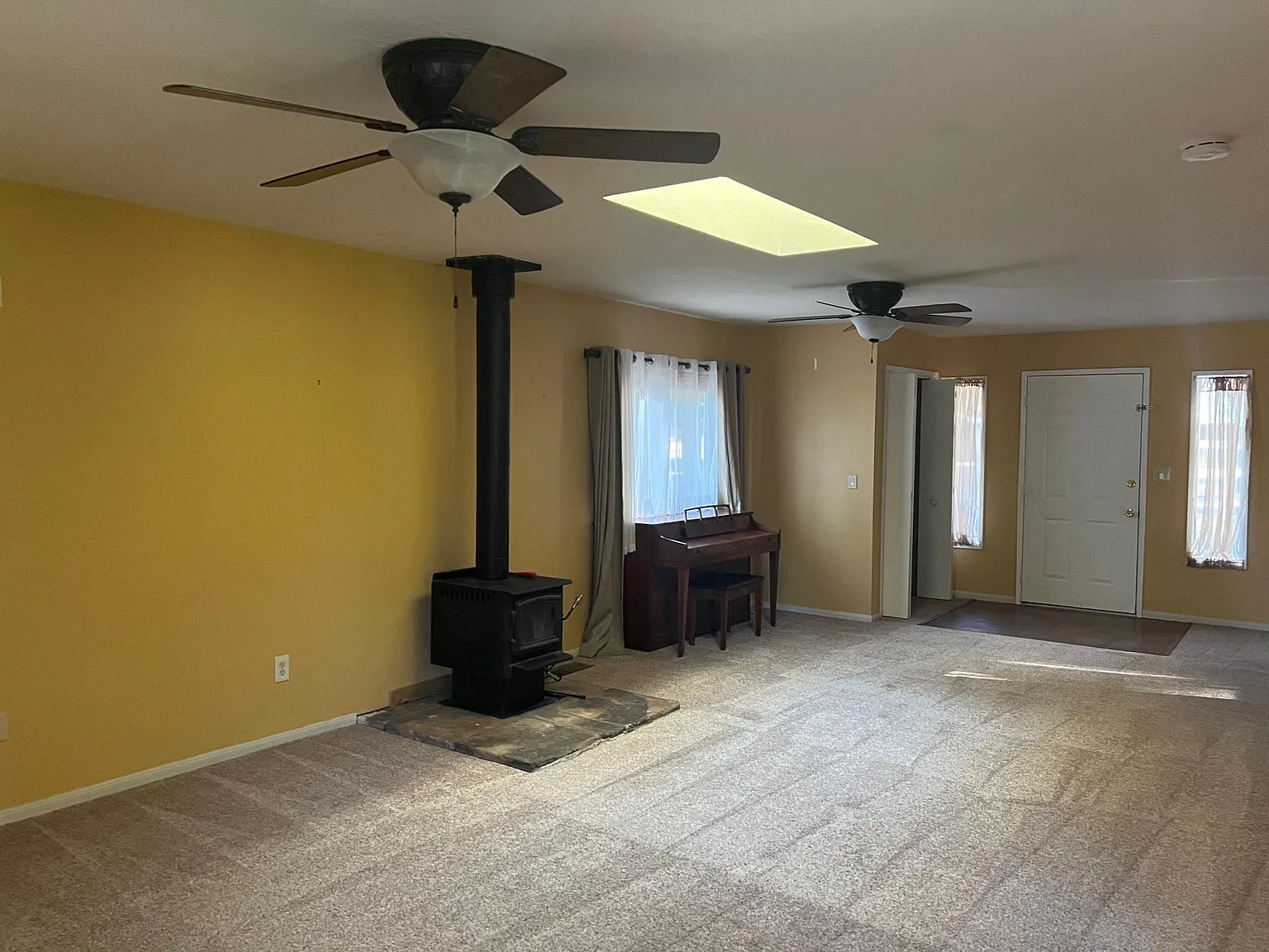 3 bed, 2020 sqft, $2,500 — Photo 4