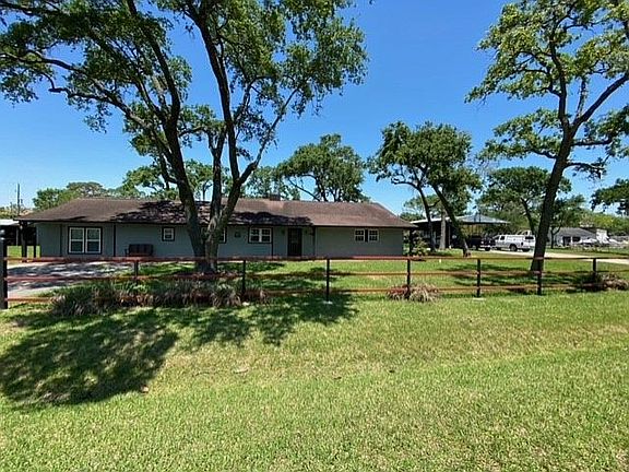 3rd image of 510 N Shady Ln