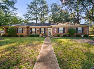 211 Parkway Dr, Livingston, AL 35470