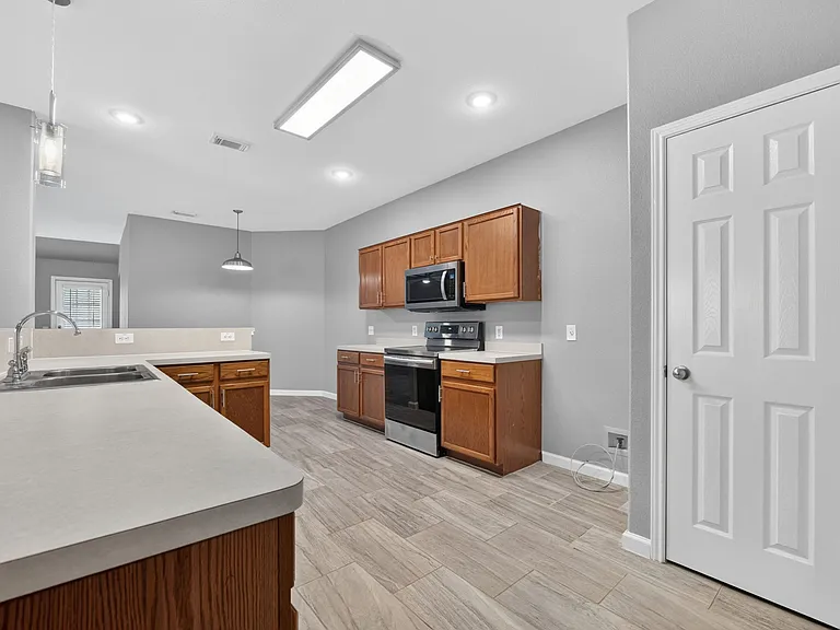 3950 Canyon Pkwy — Photo 5