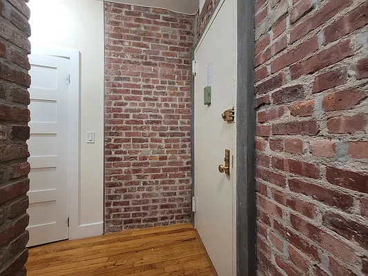 Rented by Bruma Realty LLC | media 2