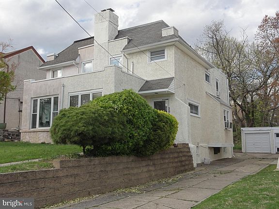 2nd image of 381 Lakeview Ave