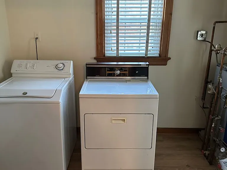 8265 Franklin Ln — Photo 15