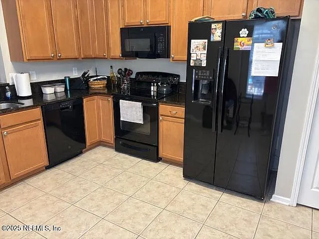 241 Leese Dr — Photo 5