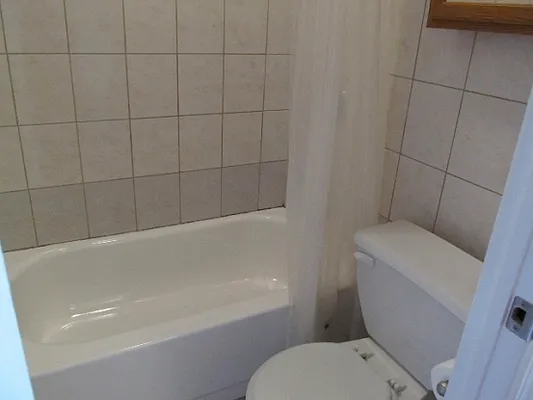 Rented by FlatFinders Realty | media 3