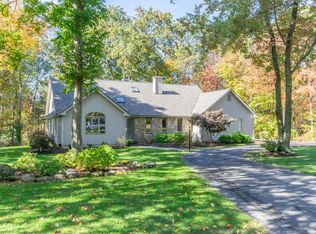 134 Stonehill Rd, East Longmeadow, MA 01028