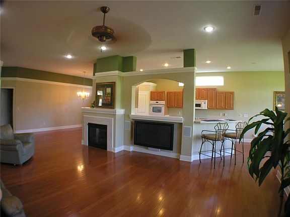 4th image of 6446 Foxtail Ln