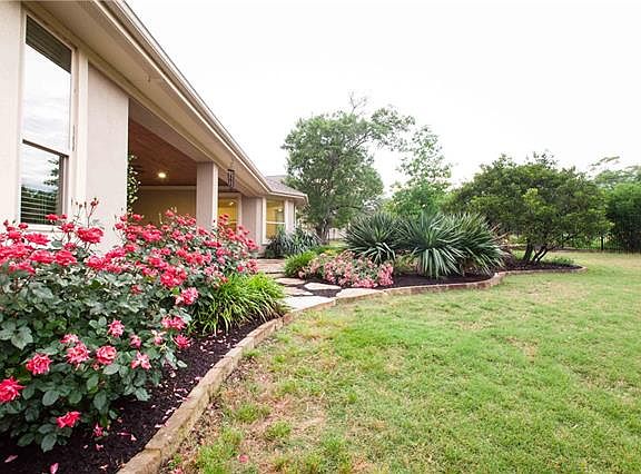 5th image of 167 Margaret Cir