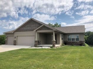 921 Blue Mounds St, Mount Horeb, WI 53572