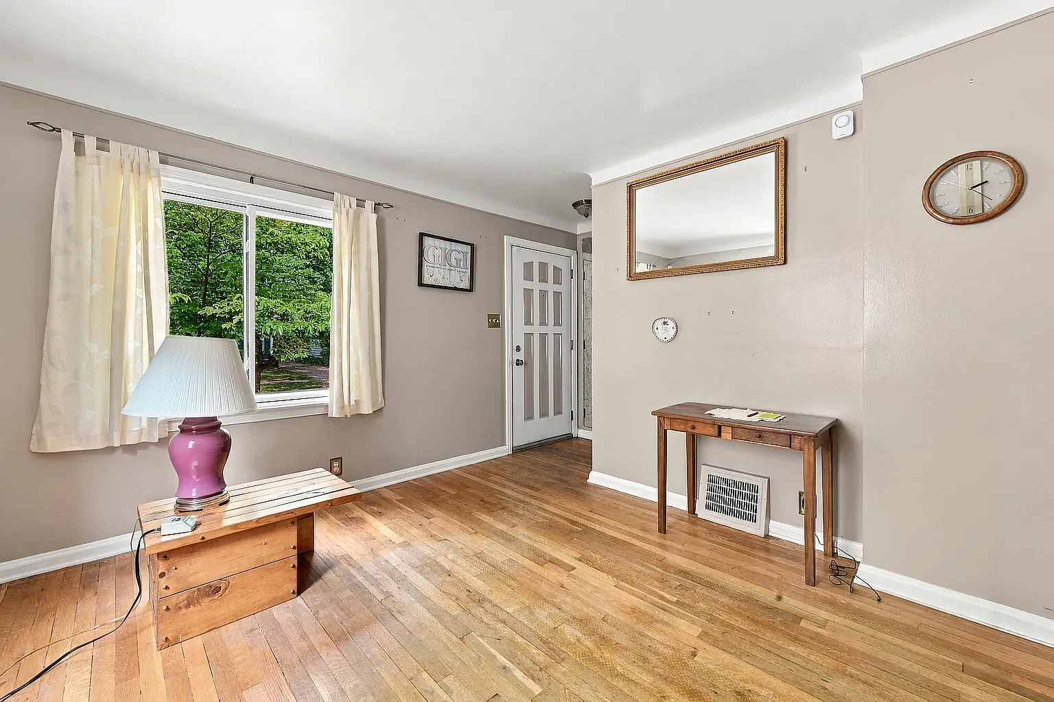 3 bed, 961 sqft, $2,000 — Photo 4
