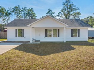 68 E Iris Ln, Defuniak Springs, FL 32433
