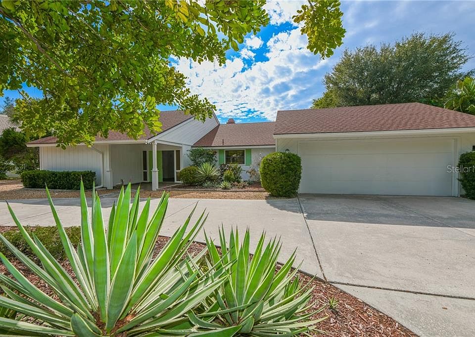 1st image of 695 Tropical Cir