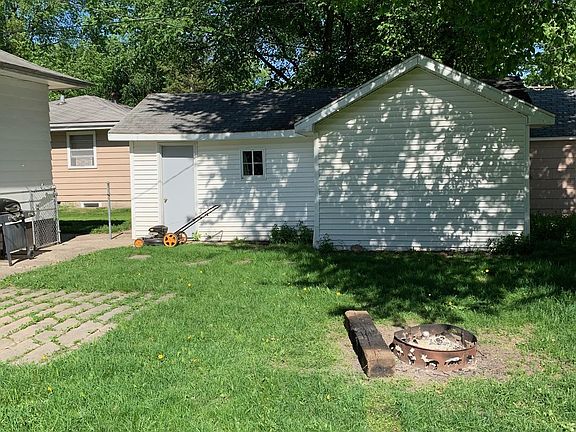Garage with Bonus Workshop Space