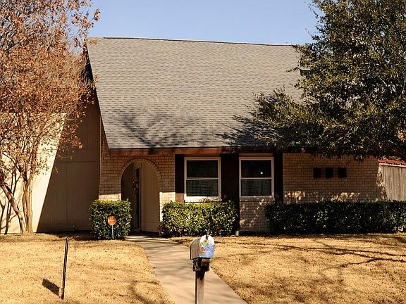 2nd image of 2721 Charter Oak Dr