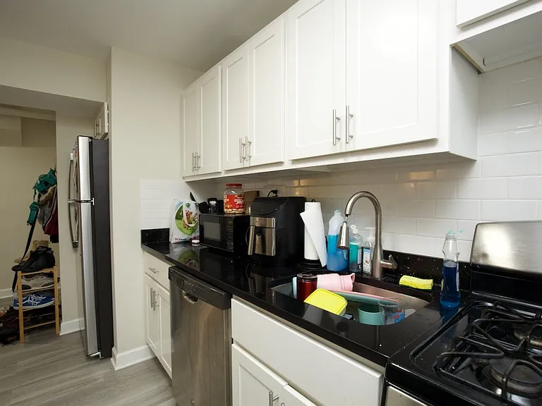 732 W Roscoe St #AGN — Photo 5