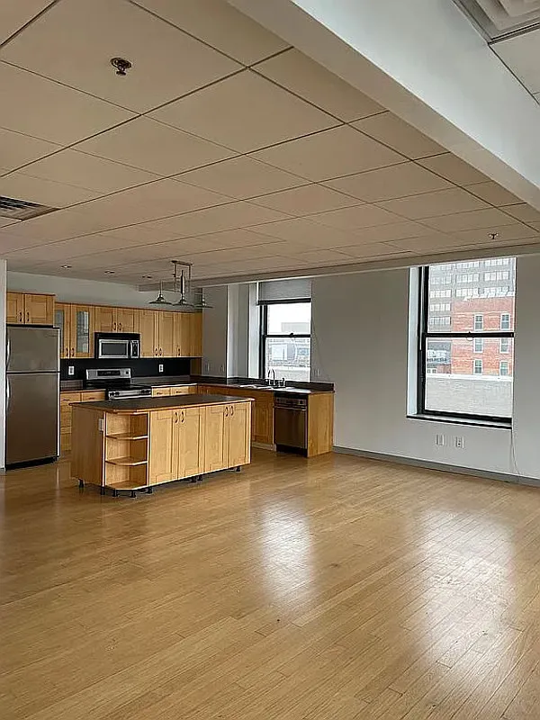 1 bed, 1.0 bath, 1066 sqft, $1,690 — Photo 3
