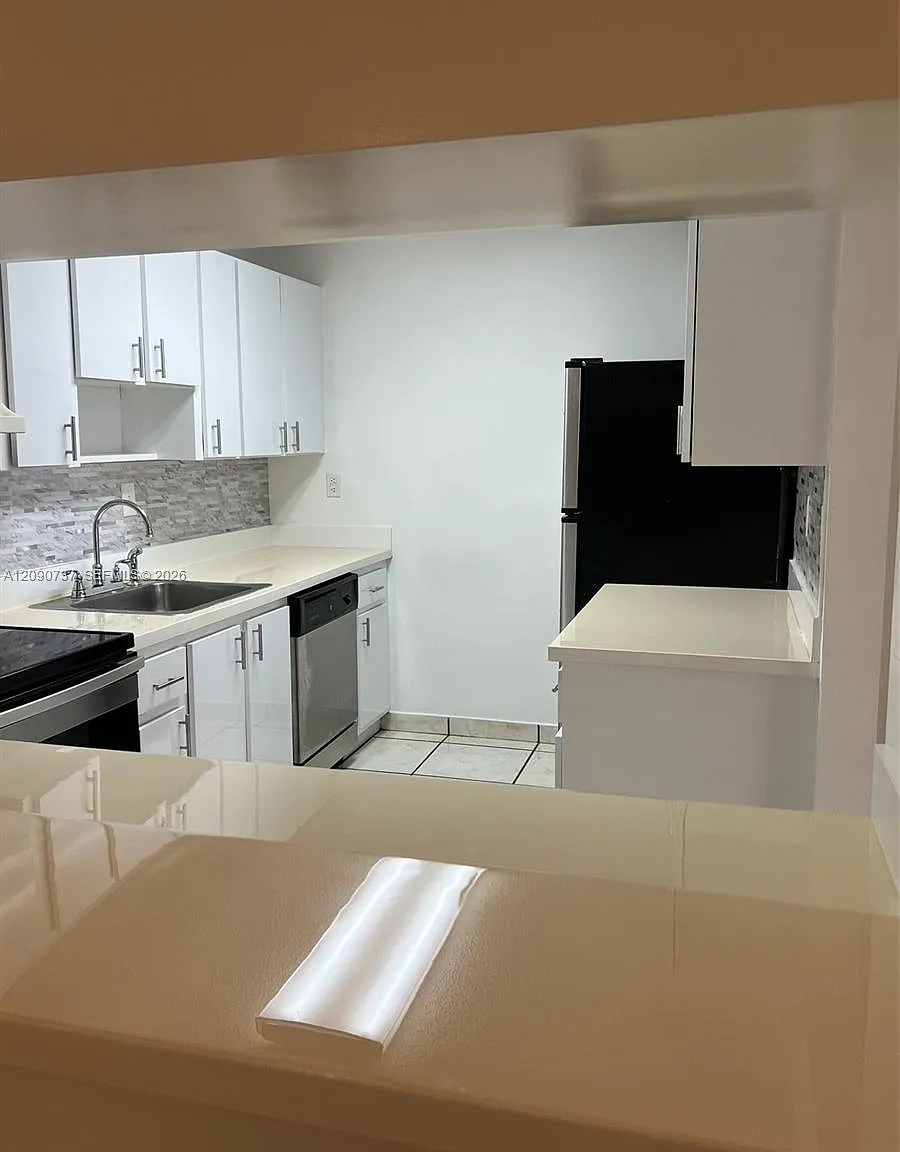 Carmel Lakes Condo No 4 — Photo 4