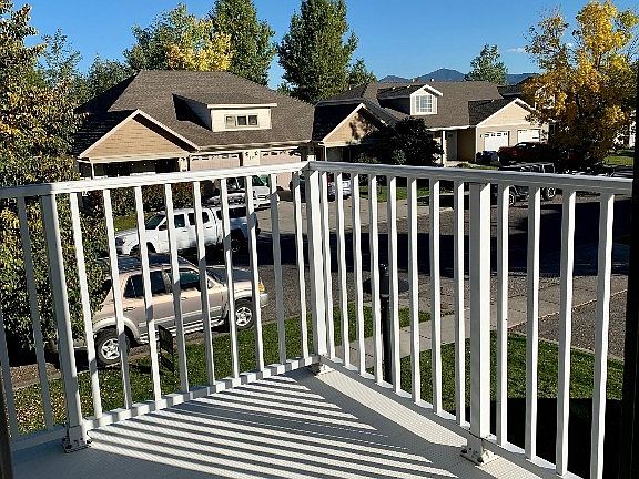 3rd image of 893 Forestglen Dr #1F