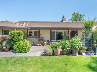 438 Las Casitas Ct APT B, Santa Rosa, CA 95403