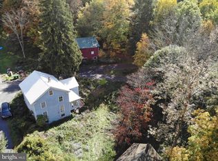 45 Grocery Hill Rd, Equinunk, PA 18417