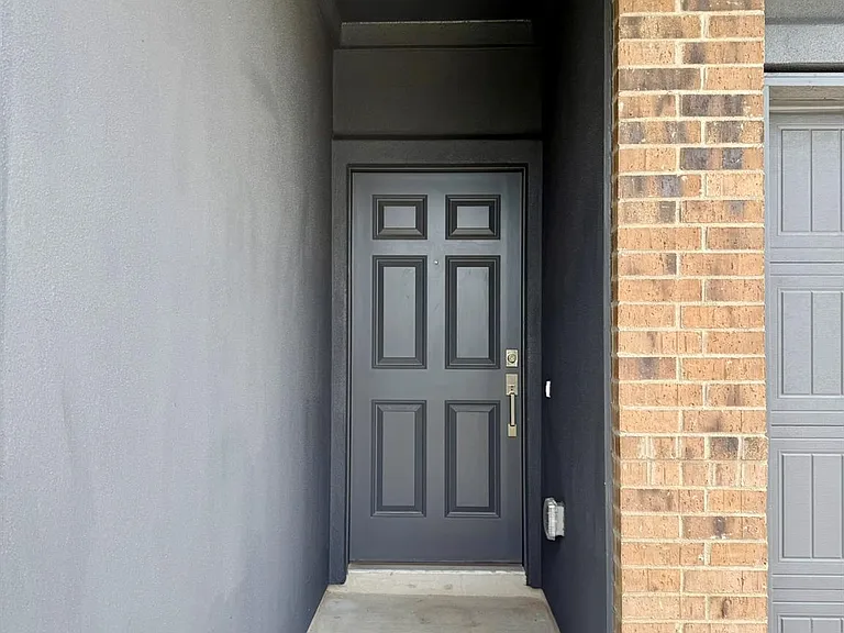 106 Camargue Dr — Photo 3