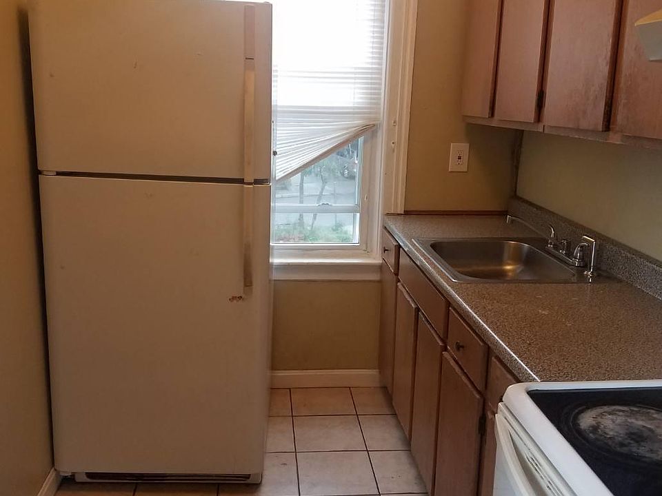 2nd image of 346 Webster Ave APT 2