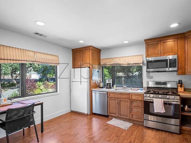 1701 Whitham Ave — Photo 48