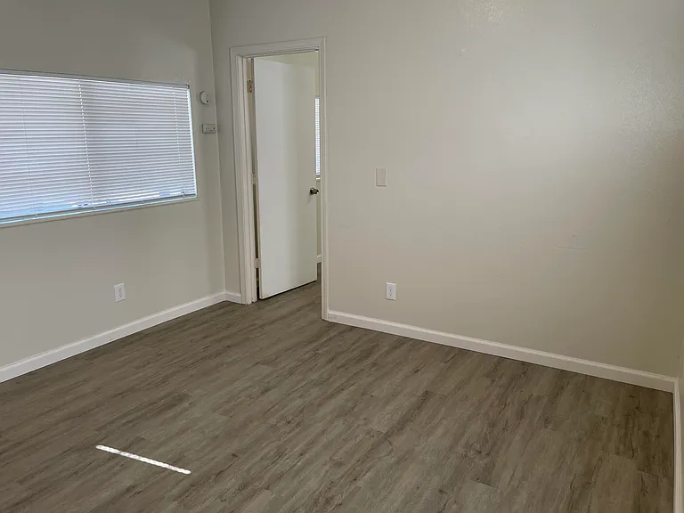 936 Franklin St #2 — Photo 6