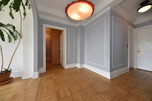 Rented by Buchbinder & Warren | media 4