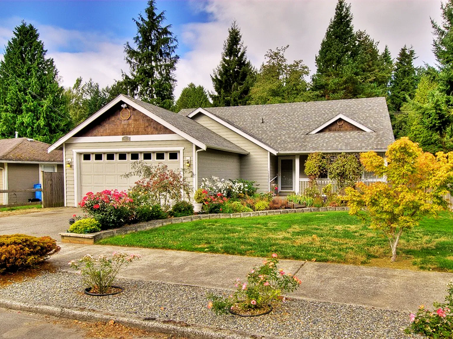 4 bed, 2080 sqft, $3,900 — Photo 1