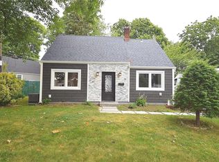 26 Hyacinth Rd, Levittown, NY 11756