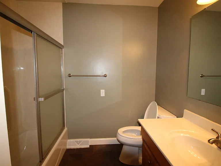 133 Youngridge Dr — Photo 8