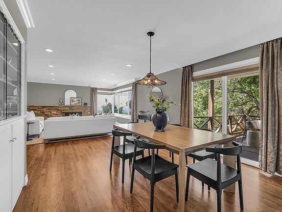 5th image of 2849 E Glen Oaks Dr