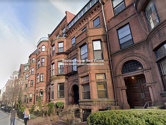 206 Commonwealth Boston - Back Bay Building Photo 1