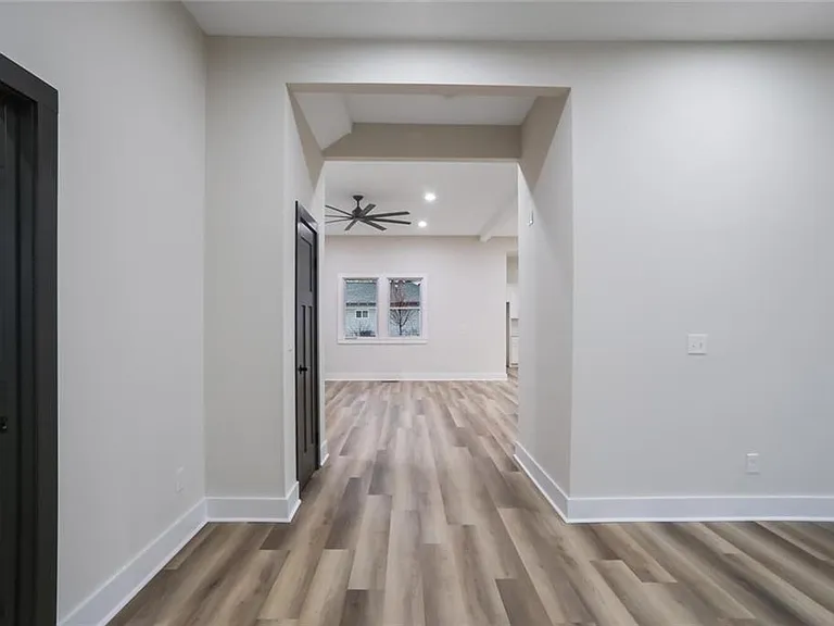 190 Adair Ave SE — Photo 3
