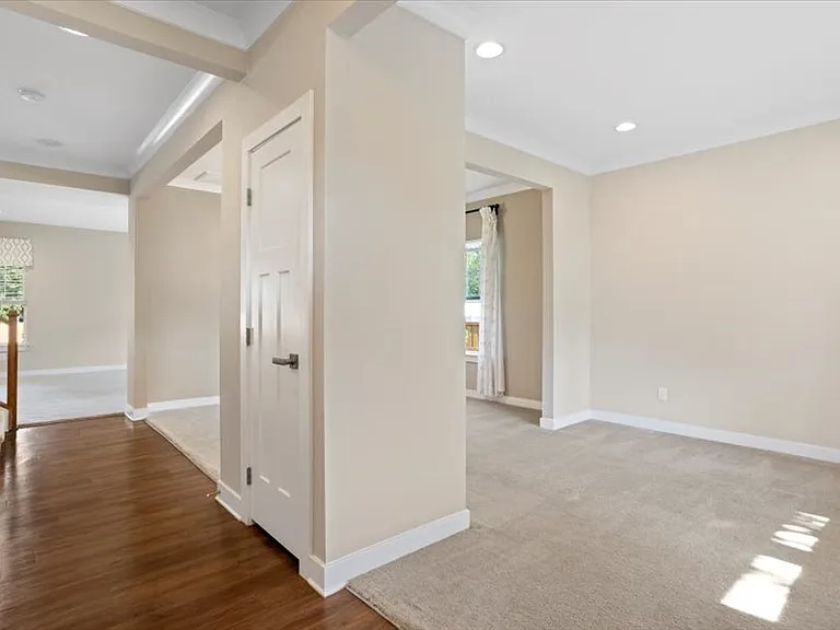 120 Thames Valley Dr — Photo 4