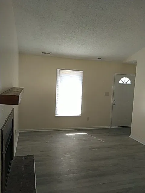 2 bed, 900 sqft, $1,150 — Photo 3