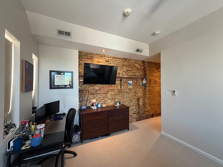 2920 Elliott St — Photo 23