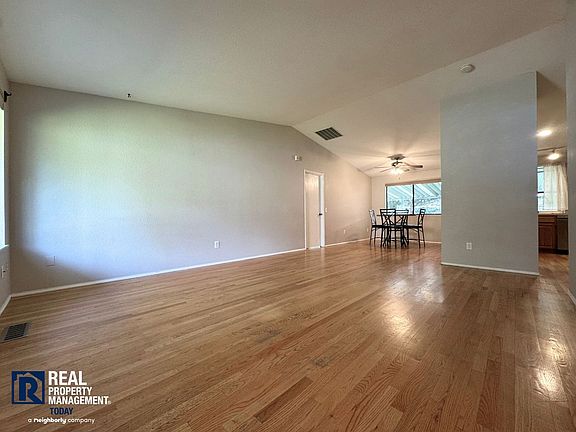 4th image of 9129 Skokomish Way NE