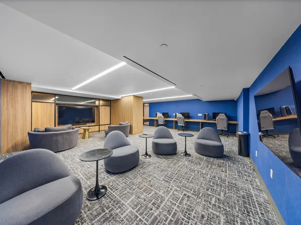 46-30 Center Boulevard image 22 of 31