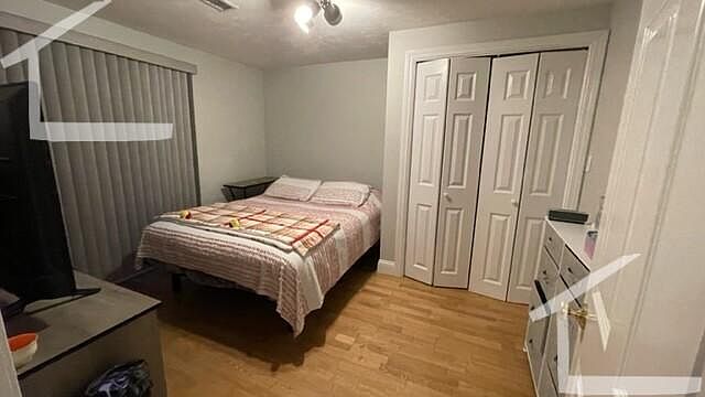 2nd image of 11 Kinross Rd #3V