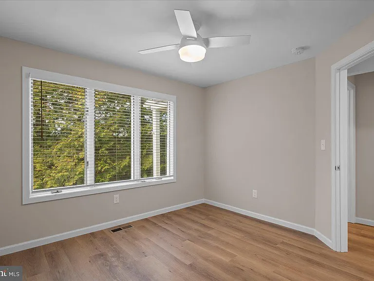 1 Center St #5 — Photo 8