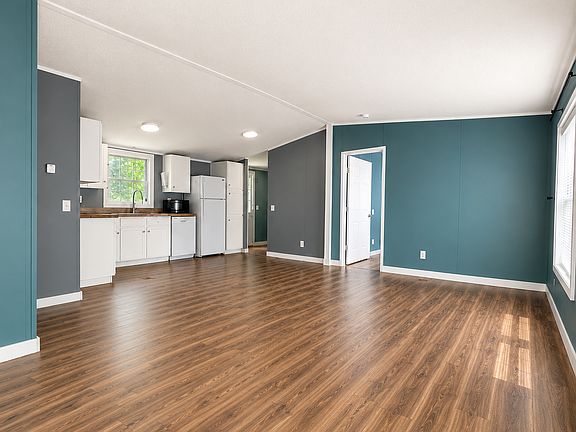 2nd image of 102 Ridge Rd