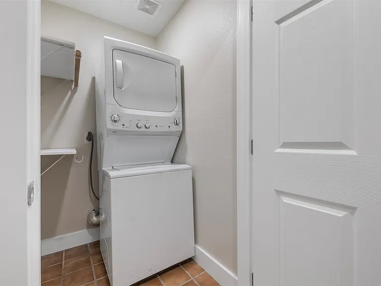 2140 County Road 235 — Photo 14