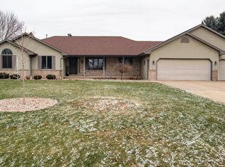 N4180 Birch Trl, Freedom, WI 54130