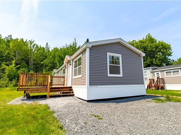43 Northrup Cres, Lincoln, NB E3B 6T8